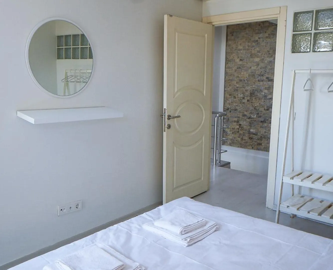 Apartment Kaplan Luxury Family Flat - 3 Bedrooms With Air Conditioning & Heating In The City Istanbul Turkey